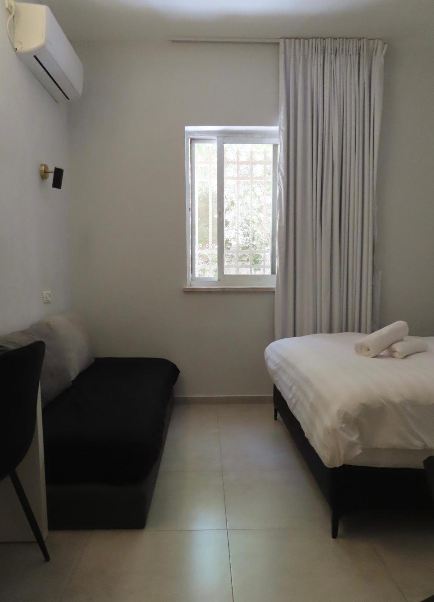 White Moon Inn Jerusalem Room photo